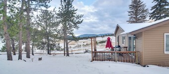 6 Mi to Staunton State Park: Conifer Home w/ Deck