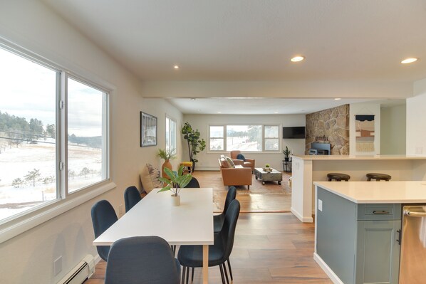 Interior - 6 Mi to Staunton State Park: Conifer Home w/ Deck (Conifer)