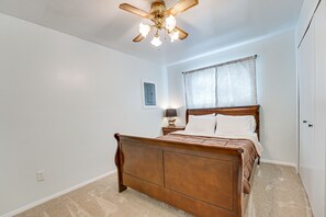 Interior - Family-friendly Getaway w/ Fire Pit in Ann Arbor (Ann Arbor)