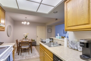 Apartment (2 Bedrooms) | Interior - Toledo Vacation Rental ~ 8 Mi to Downtown! (Toledo)