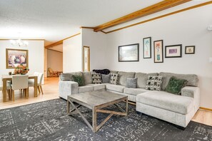 Interior - Pet-friendly Emerald Lake Retreat in Charlestown! (Charlestown)