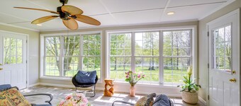 Pet-friendly Emerald Lake Retreat in Charlestown!