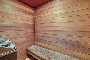 Interior - Mammoth Lakes Condo: Walk to Village & Gondola! (Mammoth Lakes)