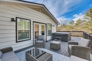 Front of property - Luxe Highlands Haven w/ Fire Pit + Hot Tub! (Highlands)