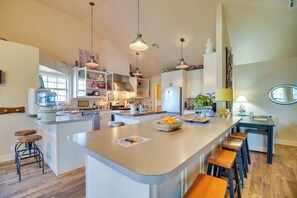 House (3 Bedrooms) | Interior - Dock, Views & Grill: Spacious Grand Lake Lodge (Eucha)