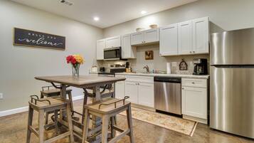 Apartment (1 Bedroom) | Interior