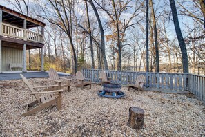 Interior - Cozy Bull Shoals Condo Getaway ~ 1 Mi to Lake! (Bull Shoals)