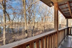 Interior - Cozy Bull Shoals Condo Getaway ~ 1 Mi to Lake! (Bull Shoals)