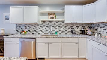 Rumah (4 Bedrooms) | Interior