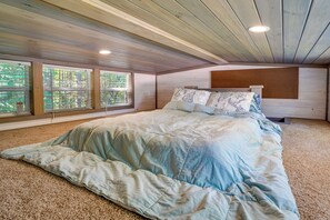 House (1 Bedroom) | Interior - Mayfield Tiny Home w/ Porch, Walk to Beaches! (Mayfield)