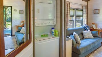 House (1 Bedroom) | Interior