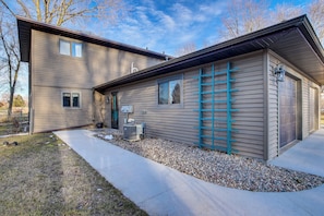 Apartment (2 Bedrooms) | Interior - Cecil Vacation Rental: Walk to Shawano Lake! (Cecil)