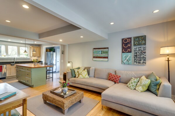 Fireplace - Hidden Charlottesville Home: 4 Mi to Downtown! (Charlottesville)