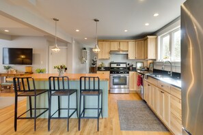 House (3 Bedrooms) | Private kitchen | Microwave, dishwasher, highchair, cookware/dishes/utensils - Hidden Charlottesville Home: 4 Mi to Downtown! (Charlottesville)