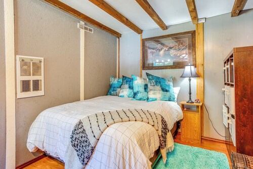 Quaint Ashford Studio Stay: 5 Mi to Mt Rainier!