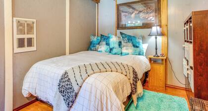 Quaint Ashford Studio Stay: 5 Mi to Mt Rainier!