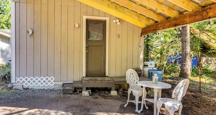Quaint Ashford Studio Stay: 5 Mi to Mt Rainier!