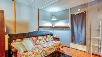 Apartment (0 Bedroom) | Interior