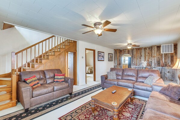 House (3 Bedrooms) | Interior