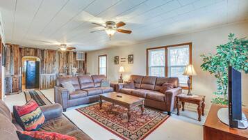 House (3 Bedrooms) | Front of property