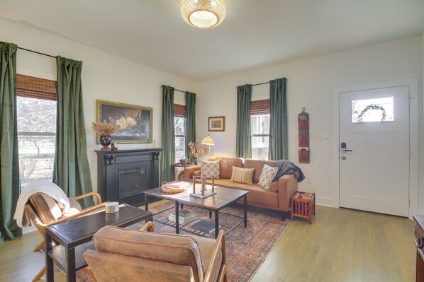 House (3 Bedrooms) | Interior - Charming Appomattox Home: Half-mi to Main Street! (Appomattox)