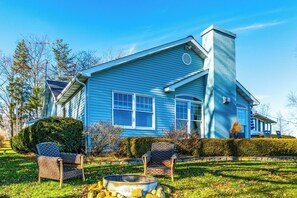 House (3 Bedrooms) | Interior - Paw Paw Fall Getaway: Wine Fest & Apples! (Paw Paw)