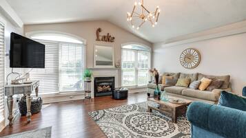 House (3 Bedrooms) | Interior