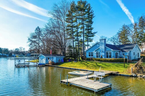 Paw Paw Fall Getaway: Wine Fest & Apples!