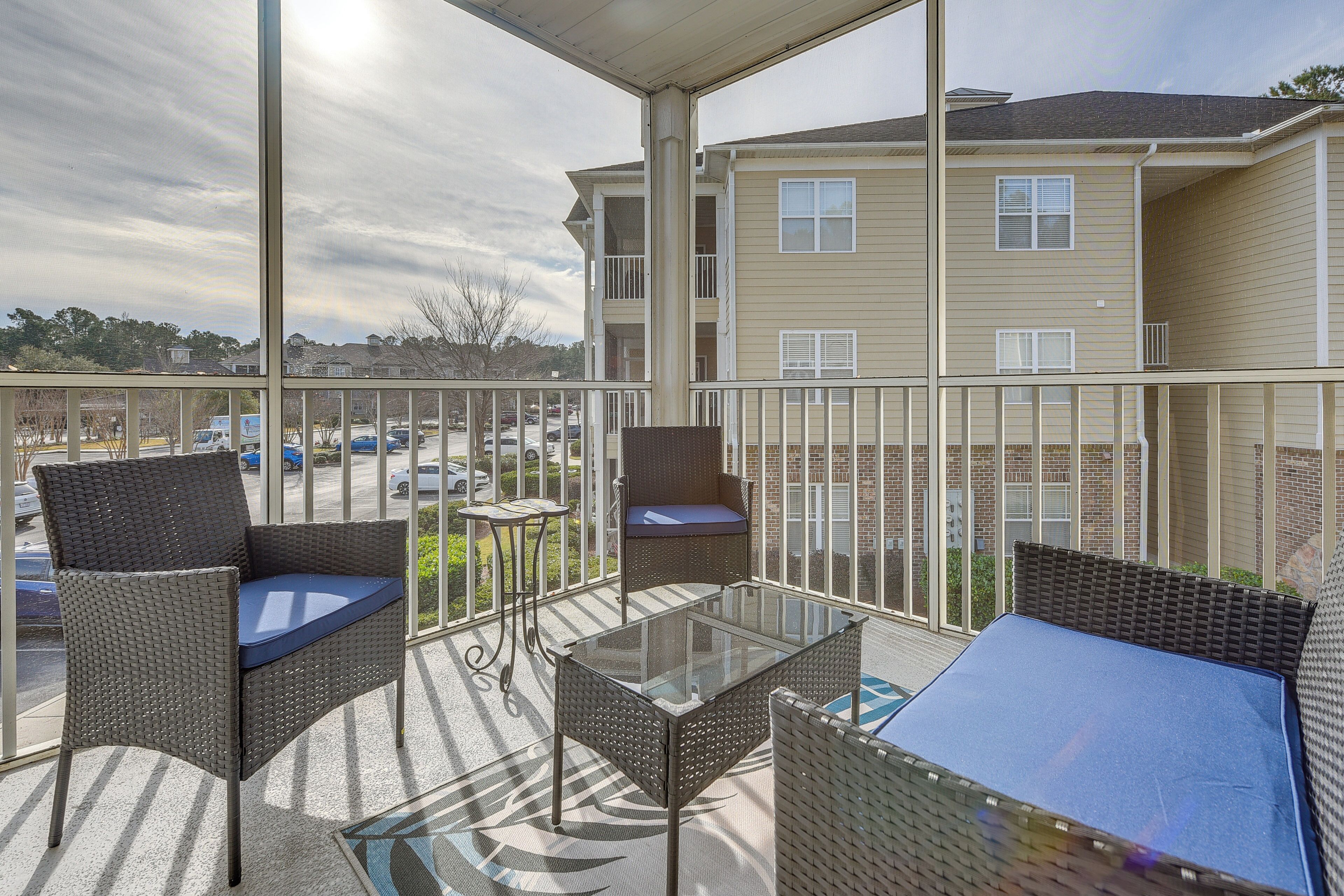 Apartment (3 Bedrooms) | Property grounds