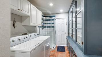 Apartment (0 Bedroom) | Interior