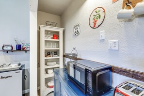 Apartment (0 Bedroom) | Interior