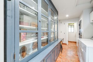 Apartment (0 Bedroom) | Interior