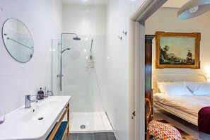 Hair dryer, towels - The Pottage, Hoxne, Suffolk (Hoxne)