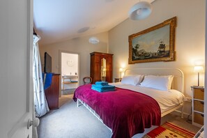 2 bedrooms, internet, bed sheets