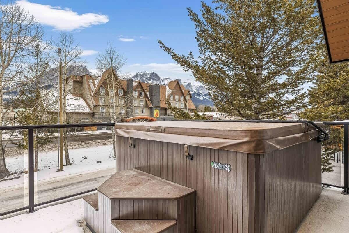 Tina de hidromasaje al aire libre