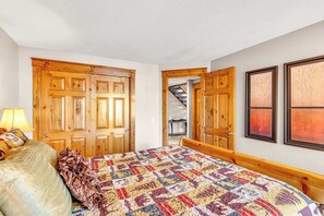 2 bedrooms, iron/ironing board, WiFi