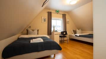 Villa, 1 Bedroom | 1 bedroom, desk, free WiFi, bed sheets