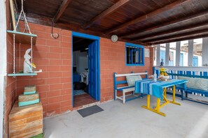 Outdoor dining - Cabaña Madera Junto al mar (CN)
