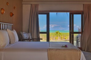Premium Bungalow, 1 Bedroom, Private Pool, Ocean View | 1 bilik tidur, peralatan tempat tidur premium, tilam berlapik