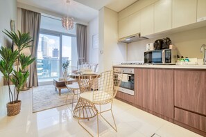 Fridge, microwave, oven, coffee/tea maker
