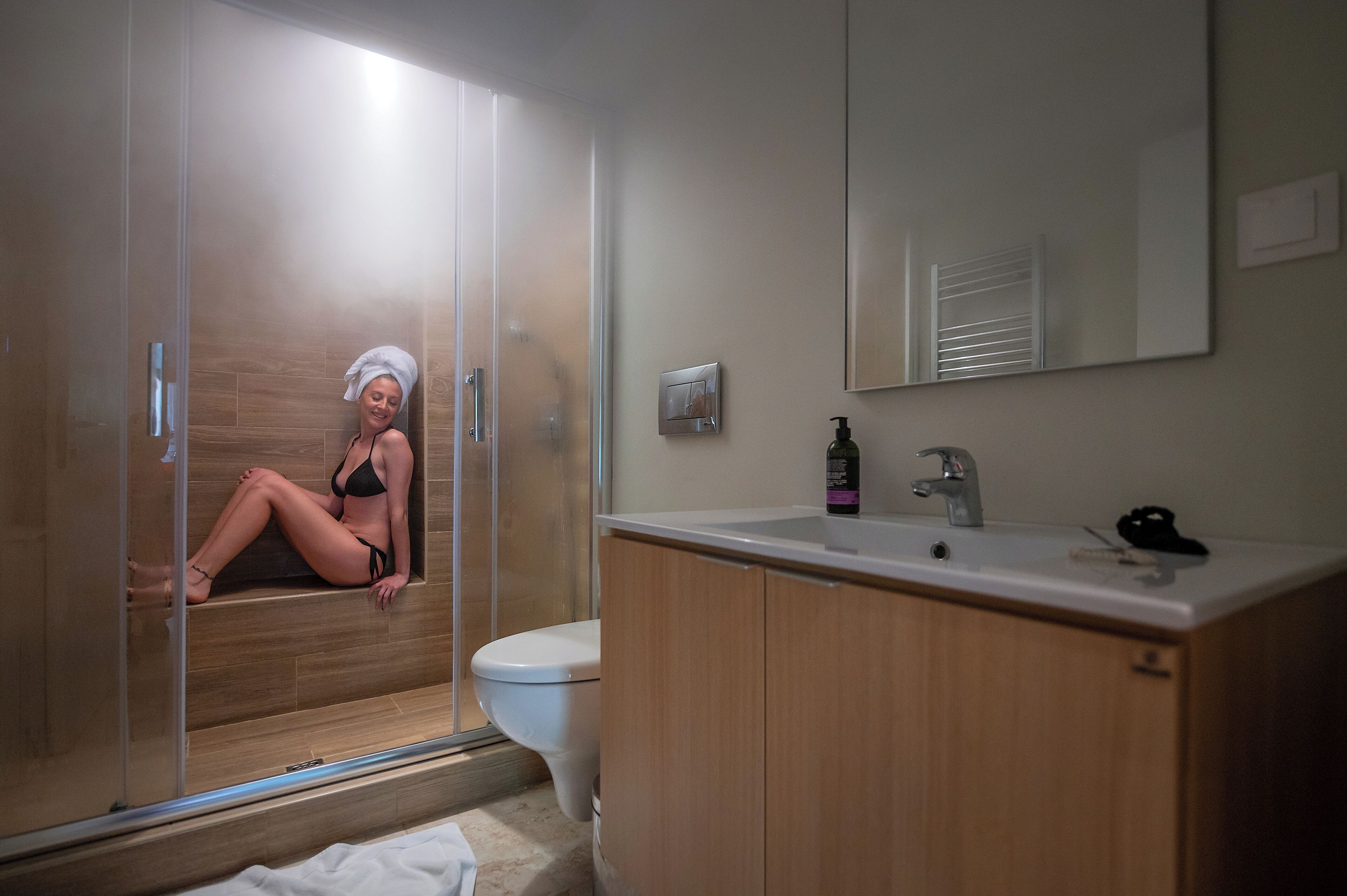 Amenidades de baño ecológicas, secadora de cabello, toallas 