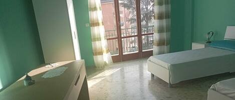 1 bedroom, bed sheets