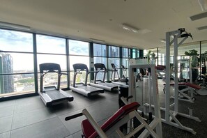 Basic Apartment | Fitness facility - Spacious 3-bed Unit in Melbourne CBD w/ Pool & Gym (Melbourne)