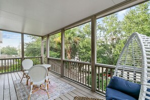 Property grounds - Downtown Pensacola Vibes on Govt Street! (Pensacola)