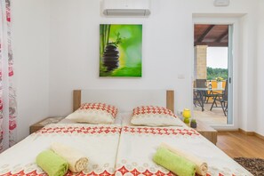3 bedrooms, WiFi, bed sheets
