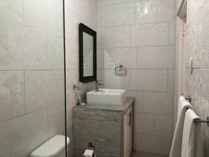 Bathroom - Diosamar Hotel y Suite (Sabana de la Mar)