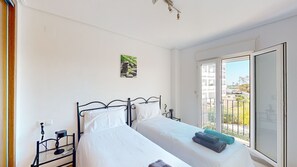 2 bedrooms, iron/ironing board, free WiFi