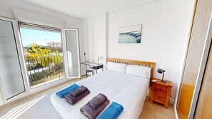 2 Schlafzimmer, Bügeleisen/Bügelbrett, kostenloses WLAN