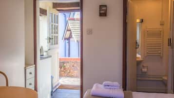 1 quarto, acesso à internet, roupa de cama