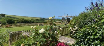 The Milking Parlour, shared hot tub and sauna